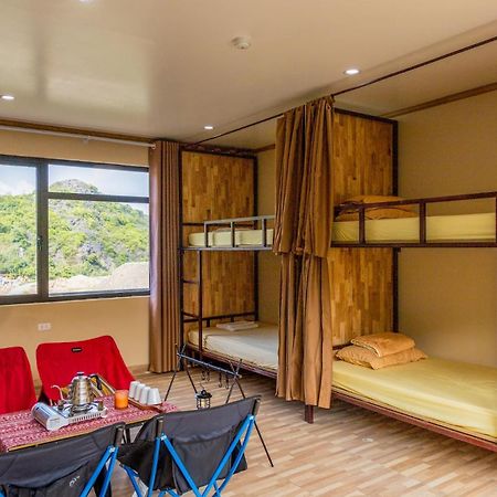Republic Hostel Cat Ba Xuan Dam ภายนอก รูปภาพ