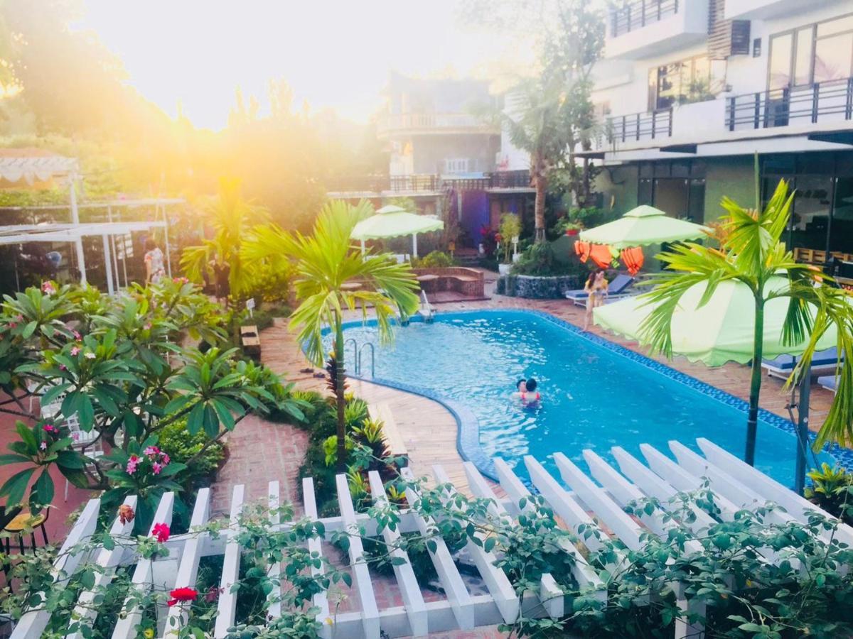 Republic Hostel Cat Ba Xuan Dam ภายนอก รูปภาพ